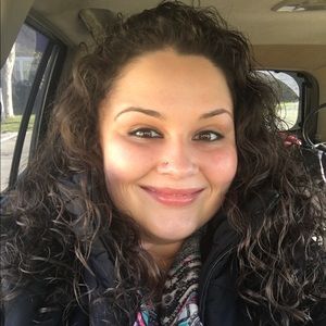 Meet your Posher, Monica